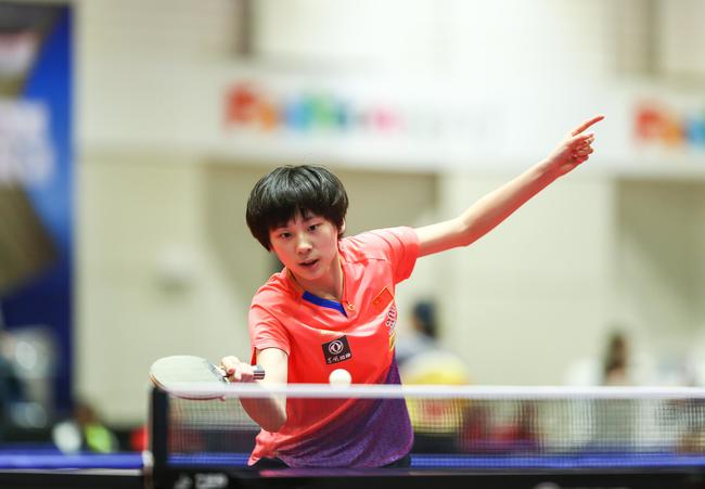 烈的背景下 烈的背景下